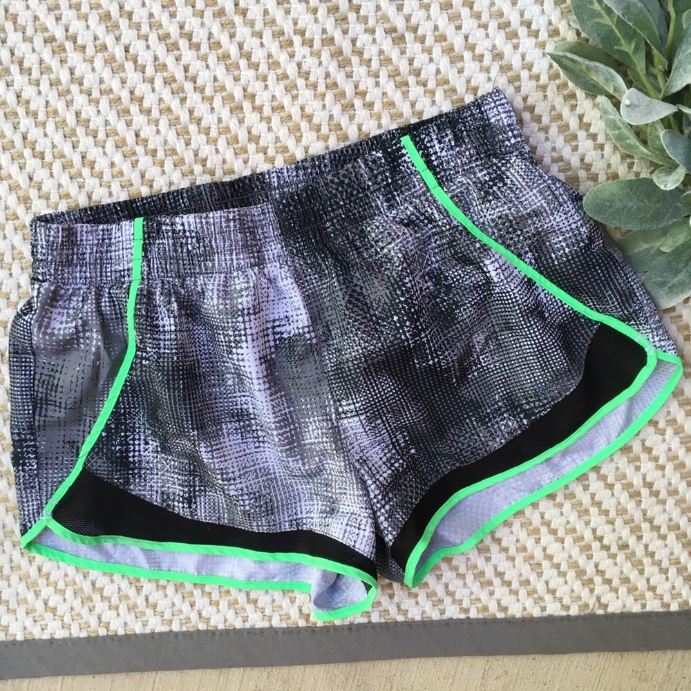 SO Grey Black Green Athletic Shorts Sz Small